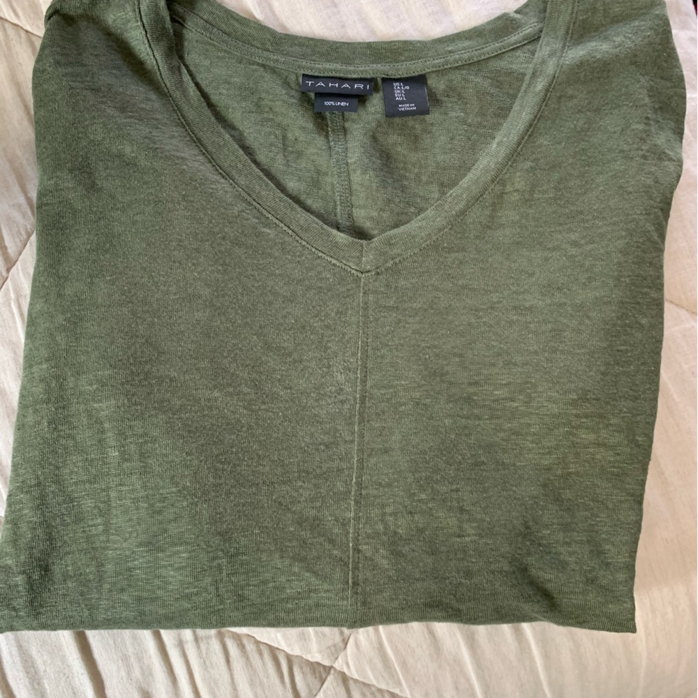 SOLD CROSS POSTED Tahari Women's 100% Linen Green Long Sleeve V-Neck Top